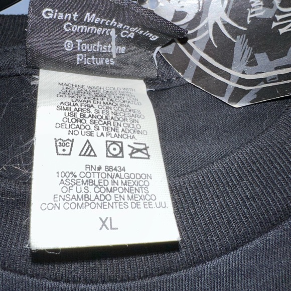 Vintage DEAD-STOCK Nightmare Before Christmas Movie shirt Tim Burton Touchstone - Picture 4 of 4